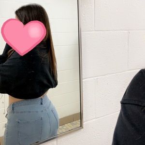 Meet your Posher, Mckenzy